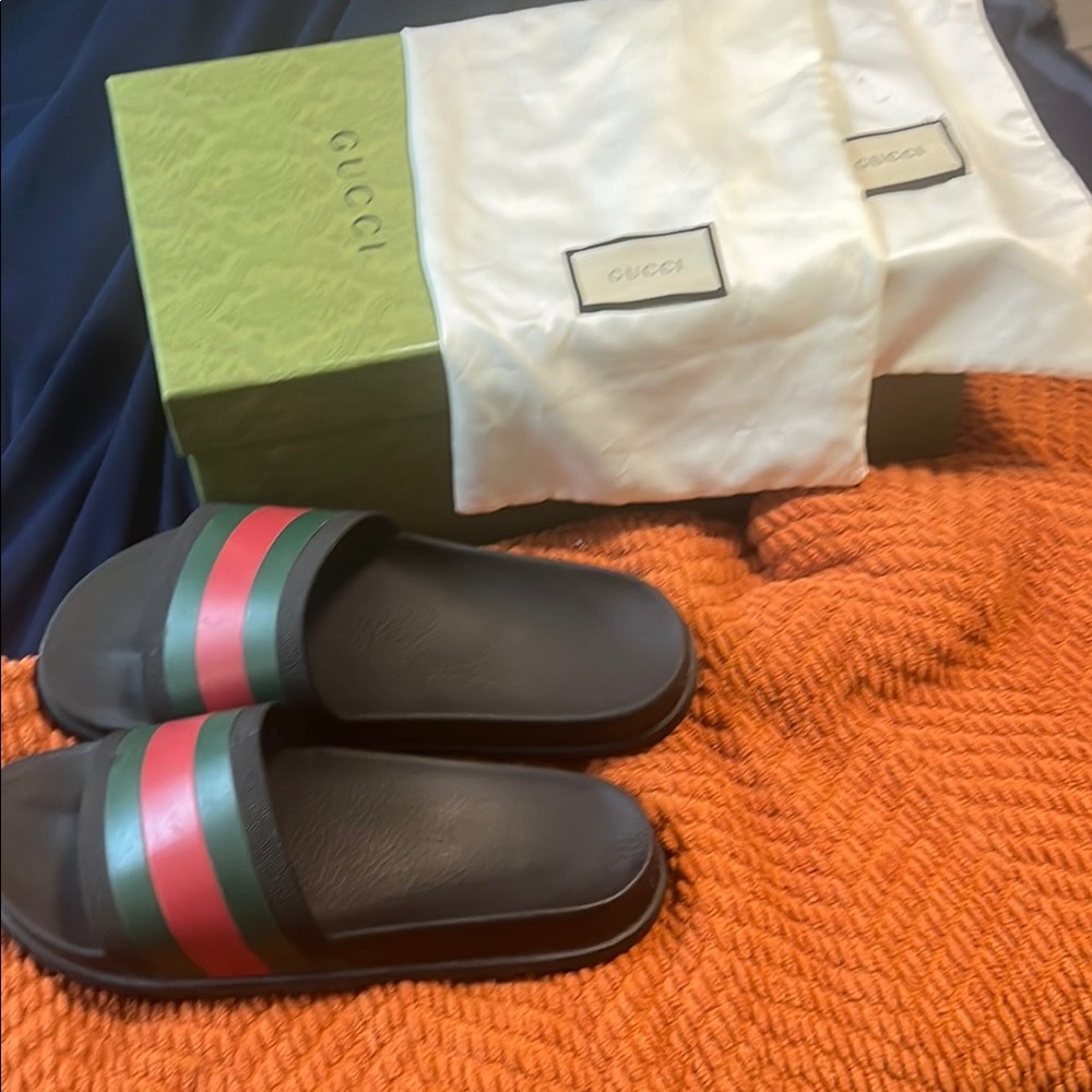 Gucci Black and Green Sandals with Signature Design